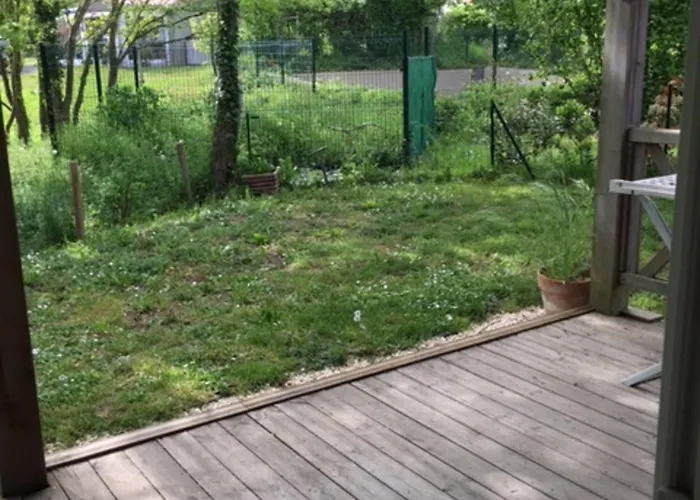 2 Calme, Piscine, Proche Jaunay - Fr-1-783-10 בקתה *