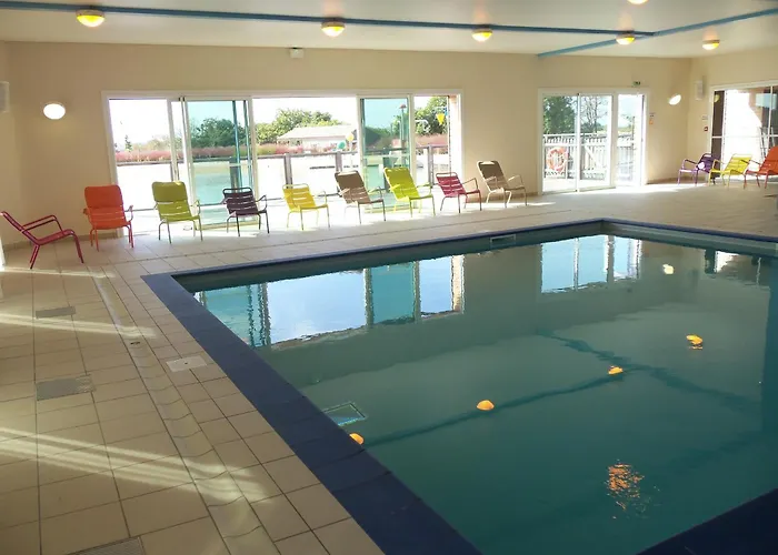 בקתה 2 Calme, Piscine, Proche Jaunay - Fr-1-783-10 *